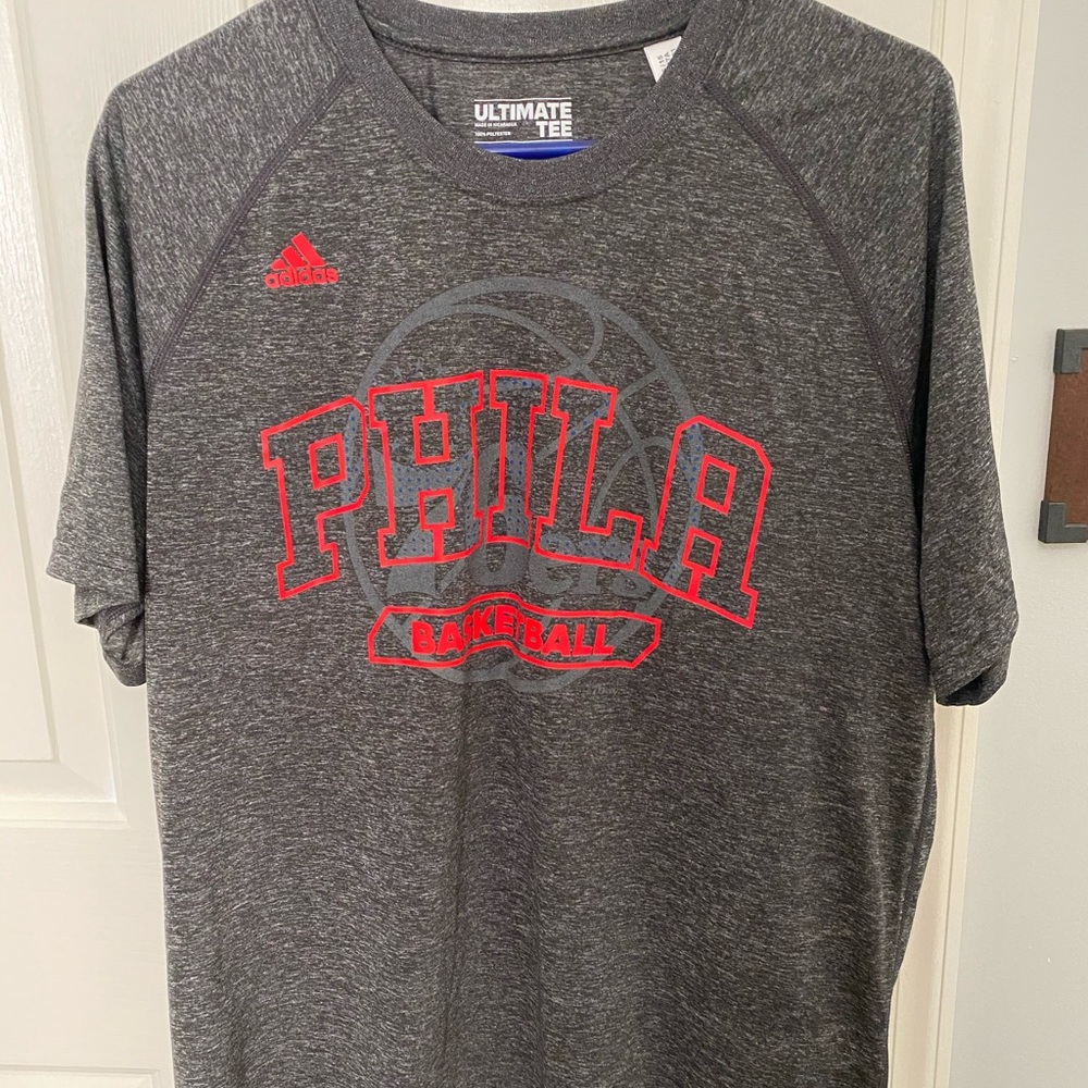 Philadelphia 76ers Performance T-Shirt